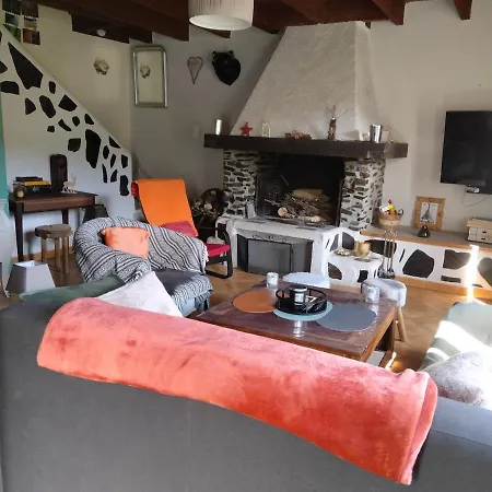 Maison Proche De Lacs Entouree De Bois Et Forets *