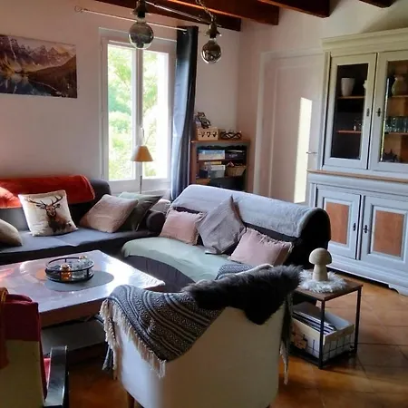 Holiday home Maison Proche De Lacs Entouree De Bois Et Forets *