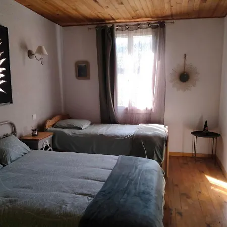 Maison Proche De Lacs Entouree De Bois Et Forets