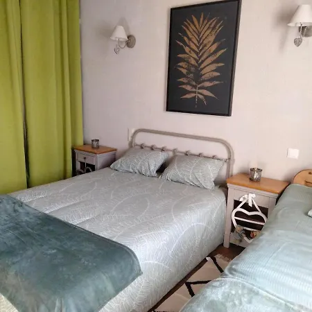 Holiday home Maison Proche De Lacs Entouree De Bois Et Forets *