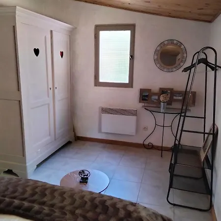 Holiday home Maison Proche De Lacs Entouree De Bois Et Forets