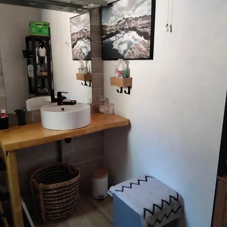 Maison Proche De Lacs Entouree De Bois Et Forets Holiday home