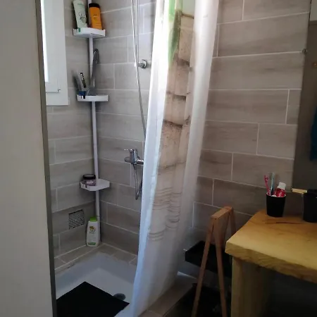 Maison Proche De Lacs Entouree De Bois Et Forets *