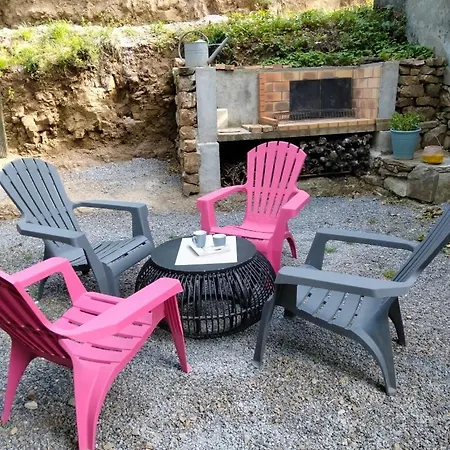 Maison Proche De Lacs Entouree De Bois Et Forets Holiday home