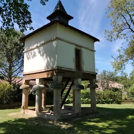 Maison Proche De Lacs Entouree De Bois Et Forets